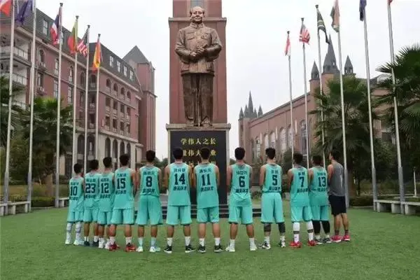 刻苦训练篮球时如何避免受伤的建议_1
